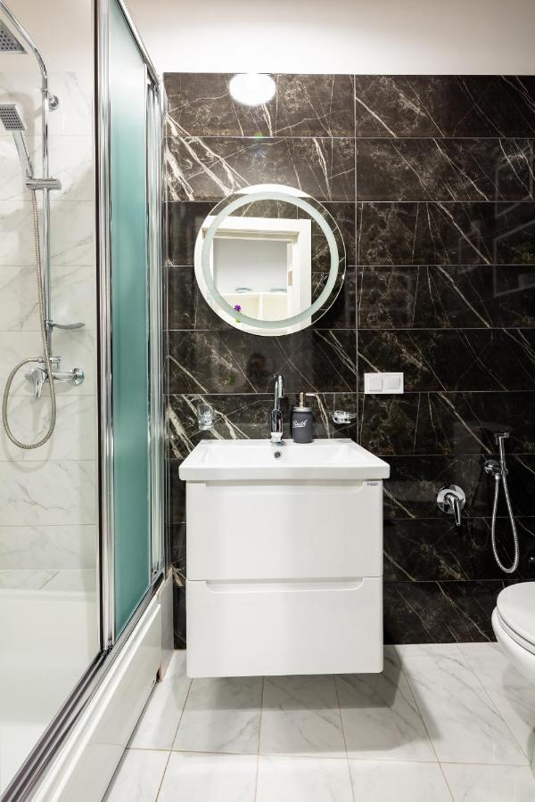 Alfa Apartments Grushevskoho 7 إلفيف المظهر الخارجي الصورة