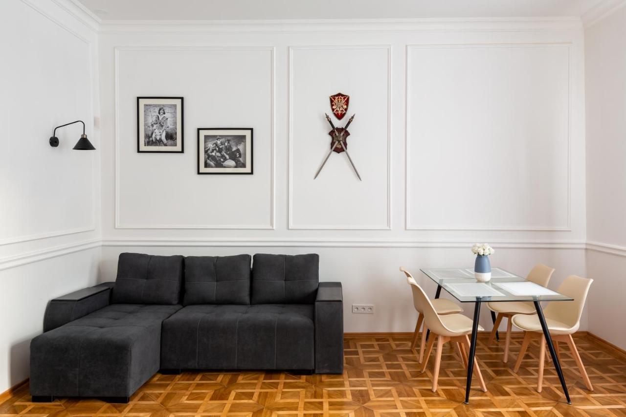 Alfa Apartments Grushevskoho 7 إلفيف المظهر الخارجي الصورة