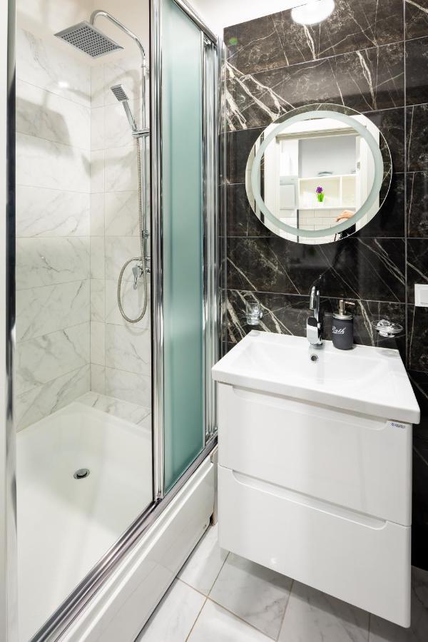 Alfa Apartments Grushevskoho 7 إلفيف المظهر الخارجي الصورة