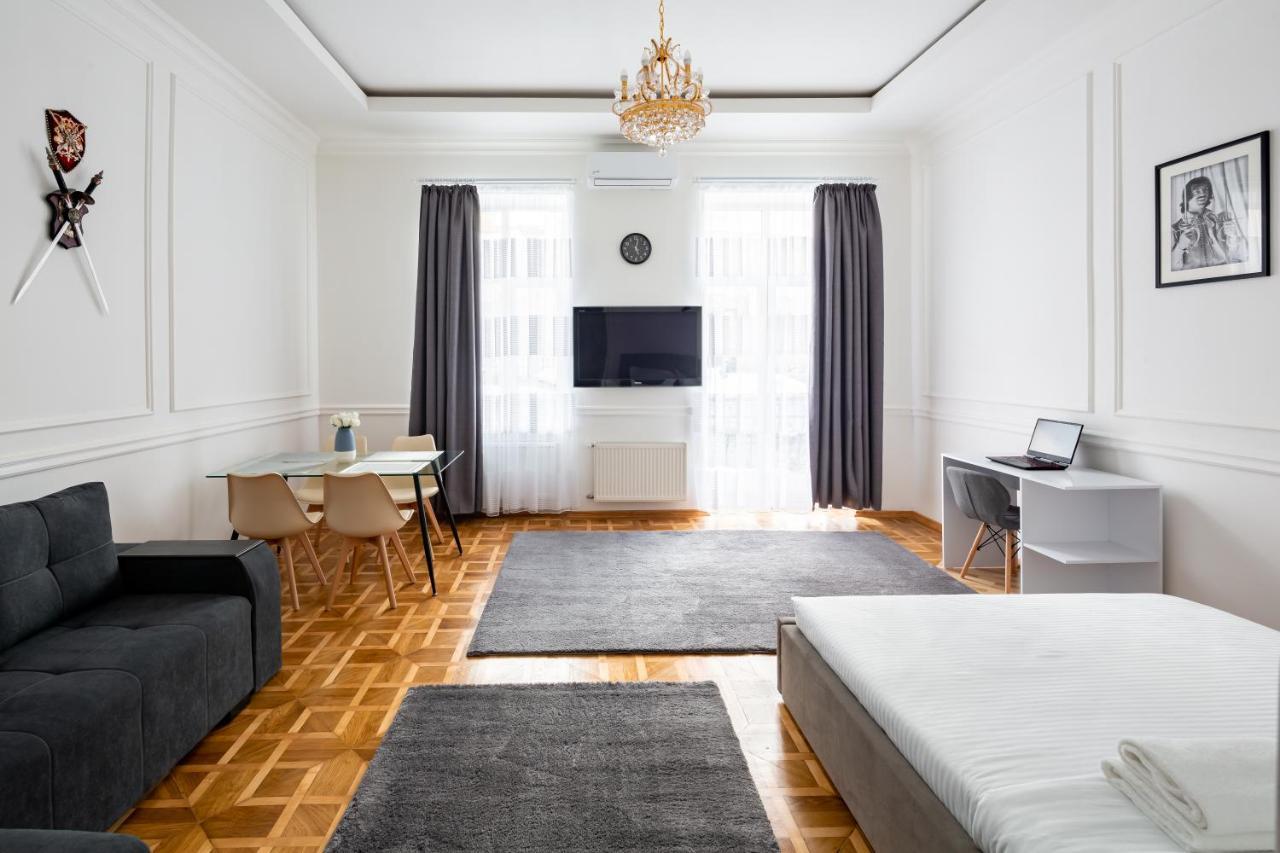 Alfa Apartments Grushevskoho 7 إلفيف المظهر الخارجي الصورة